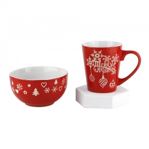 Red Color Inside Handmade Ceramic Mugs Christmas Embossed Logo Ceramic Mug